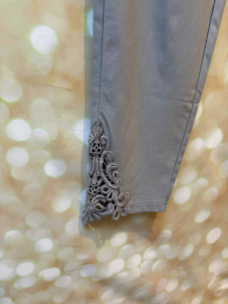 Cherry B 3/4 Trousers with crochet detail