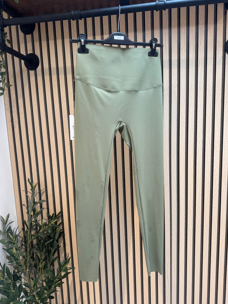 Energy shaping leggings
