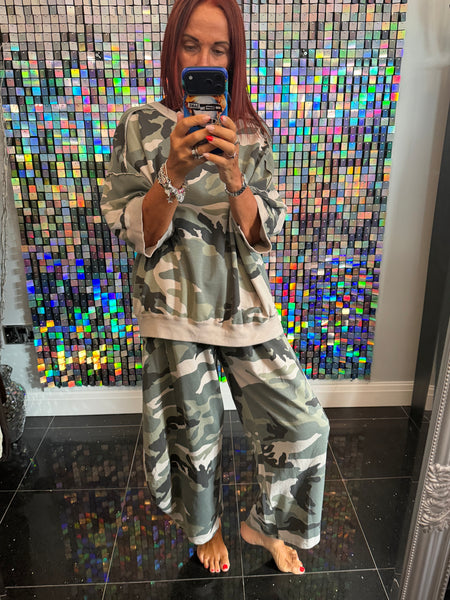 Camo Boxy Sweatshirt