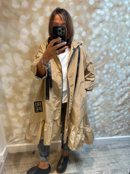 Hope Frill hem Hooded Mac