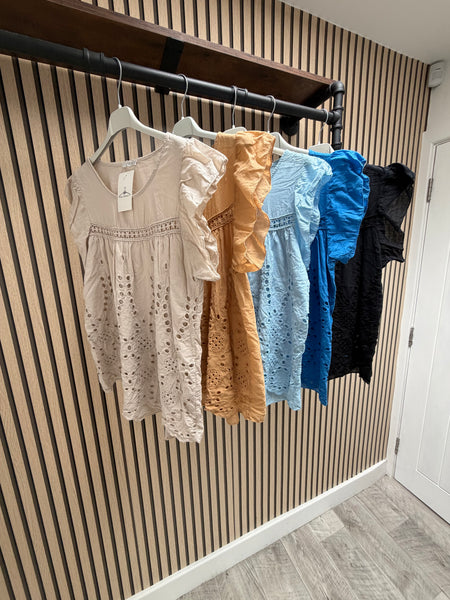 Broderie anglaise swing  top