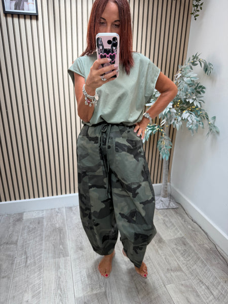 Camo balloon leg trousers
