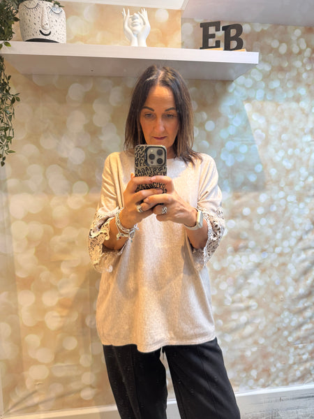 Soft knit jumper with lace sleeves