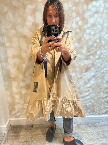 Hope Frill hem Hooded Mac