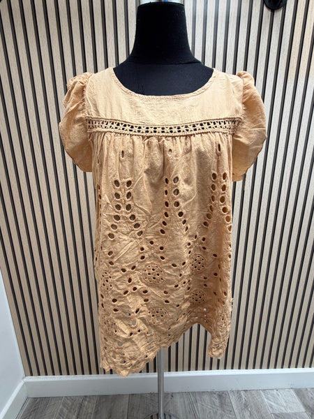 Broderie anglaise swing  top