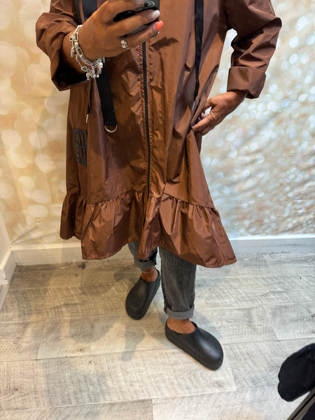 Hope Frill hem Hooded Mac