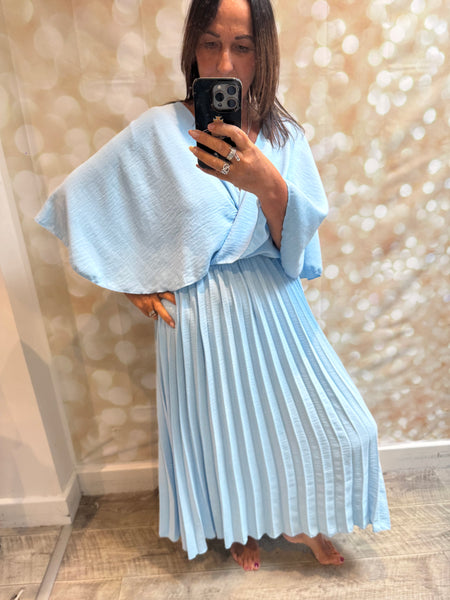 Crinkle fabric cape dress