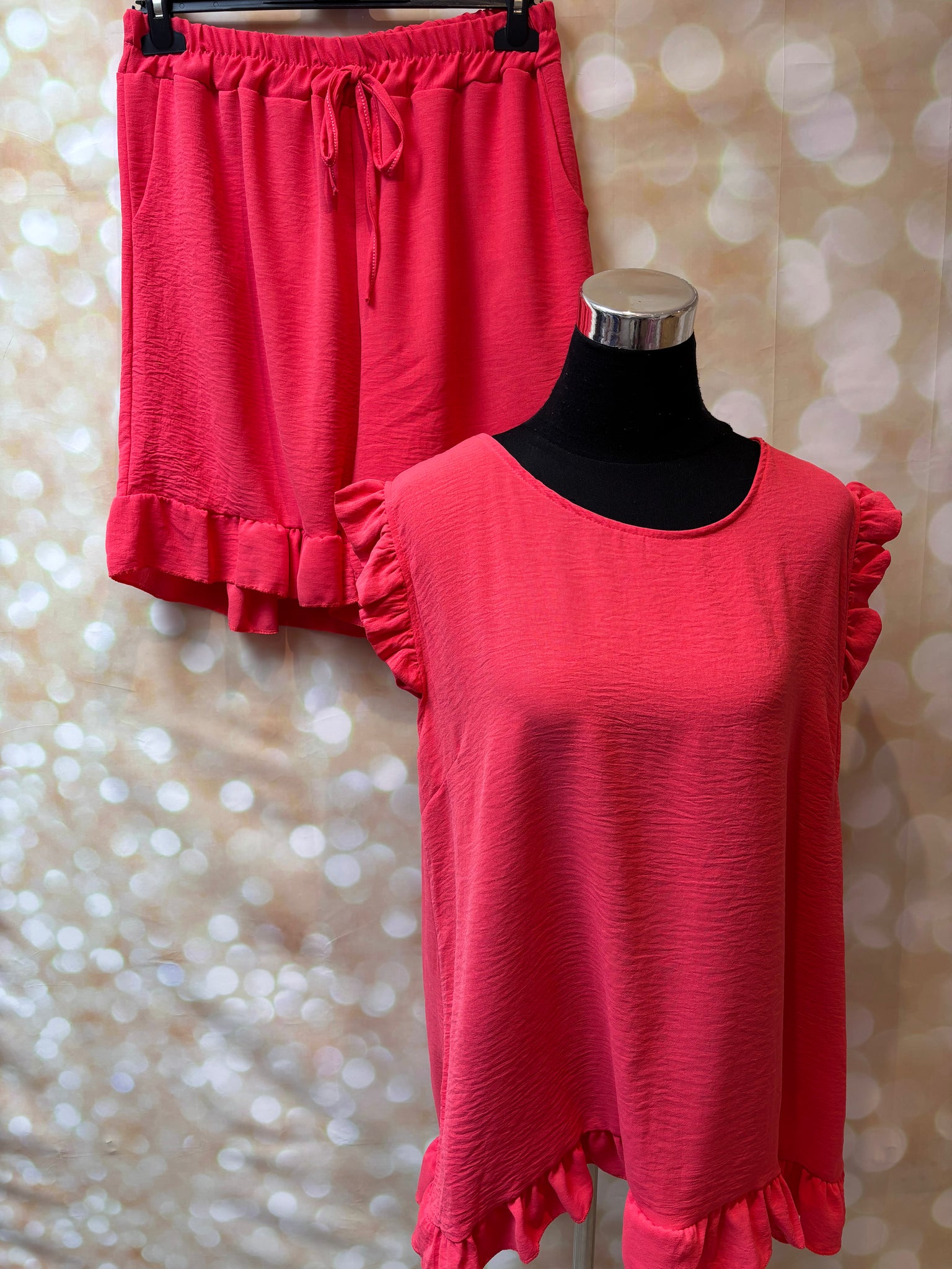 Button back shorts set