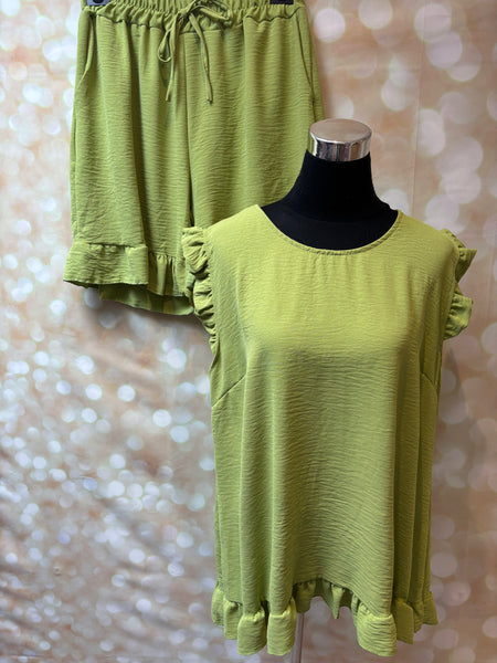 Button back shorts set